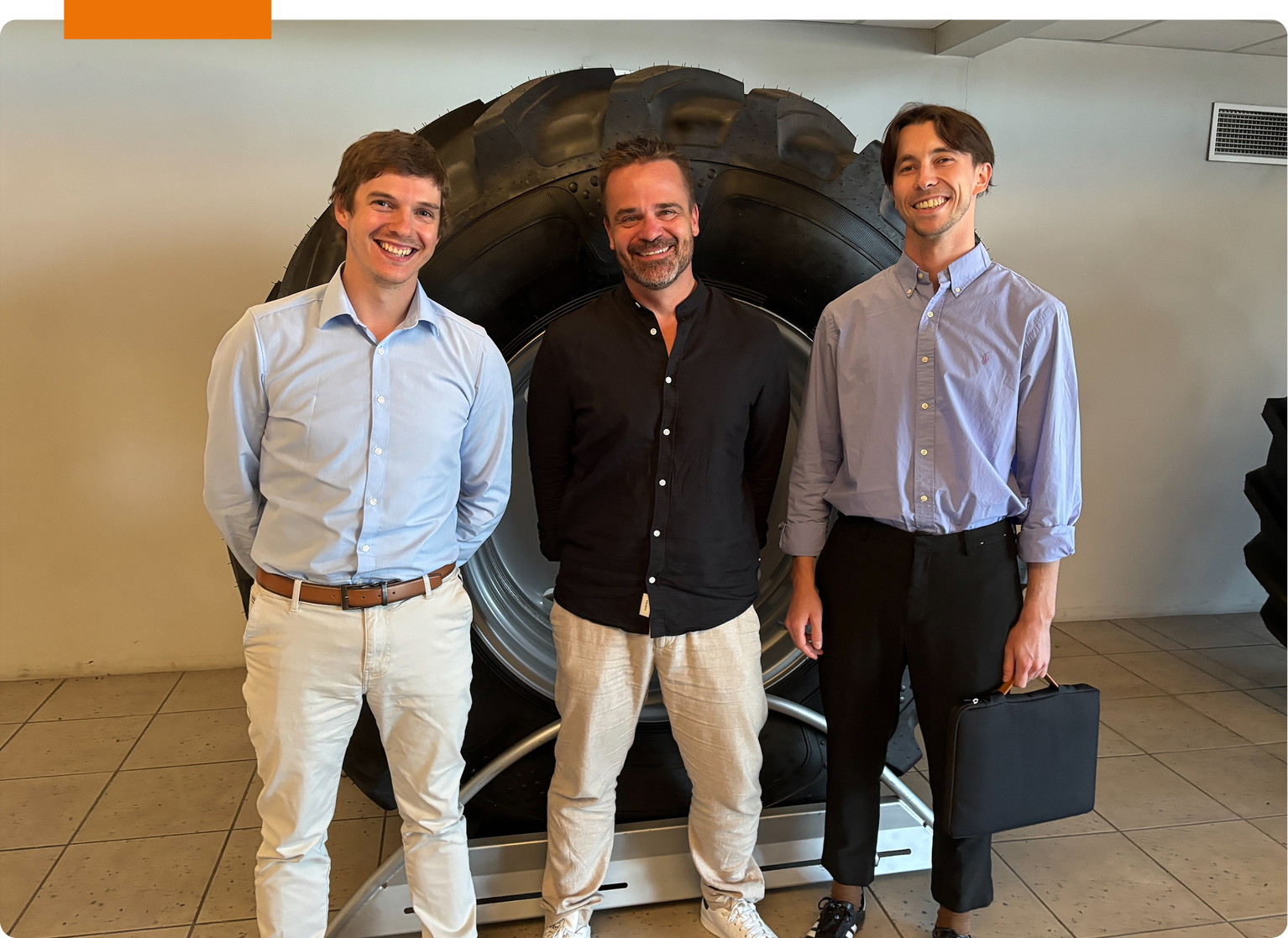 Photo de la team ATI4 dans les locaux de Saphore Equipements