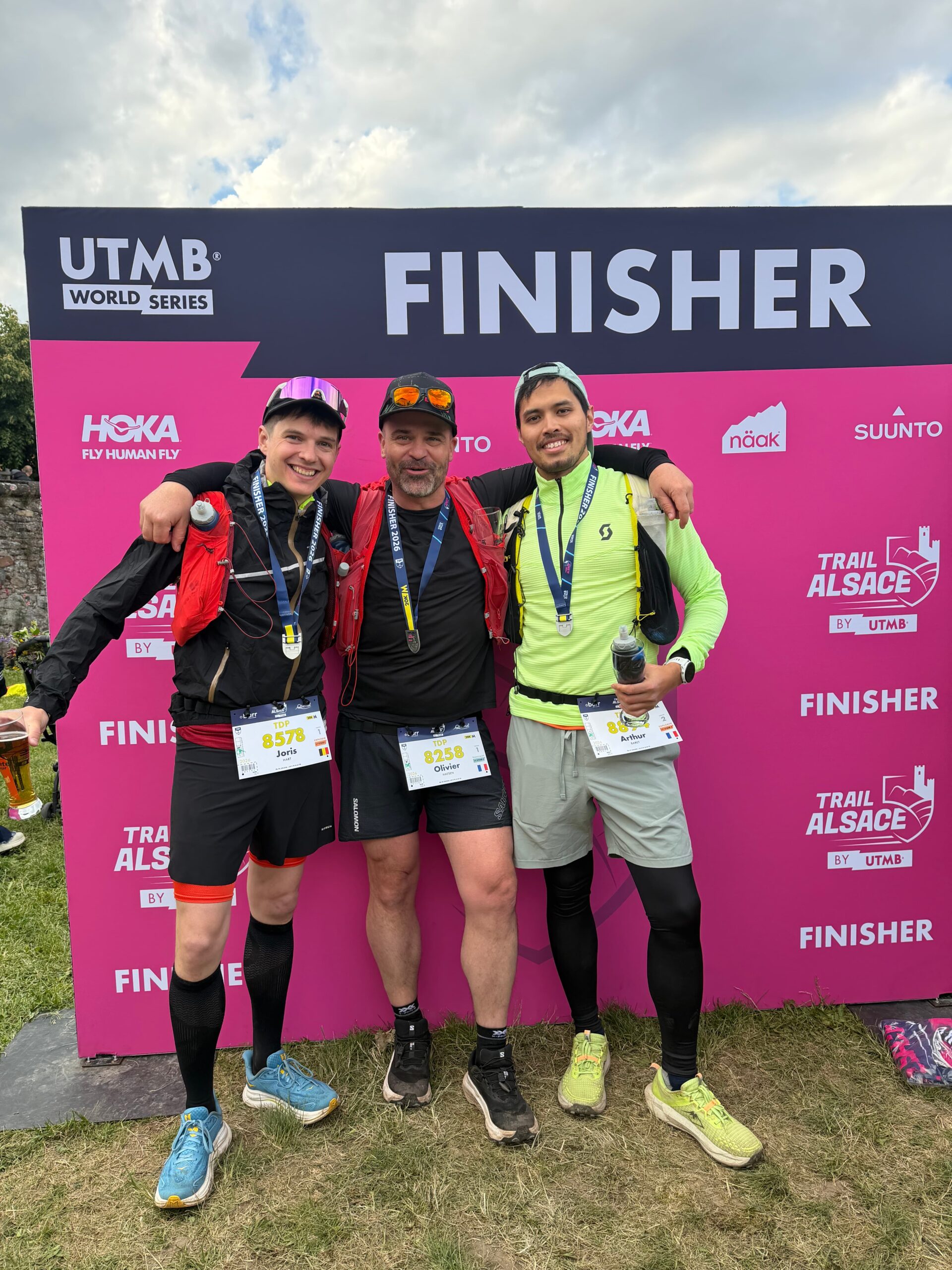 Photo de l'équipe après le trail des Pélerins by UTMB.